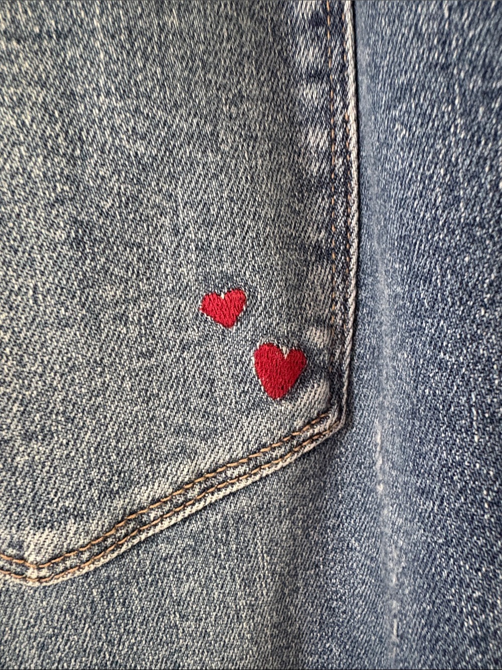Judy Blue High Waist Queen Hearts Jeans - Picture 7 of 11
